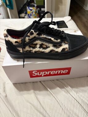 Vans Leopard Print Low Top Sneakers - Black & Tan